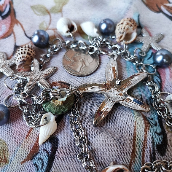 Amrita Singh Seashell Glass Gray Pearls Rhinestone Starfish Silver Tone Necklace - Picture 4 of 10